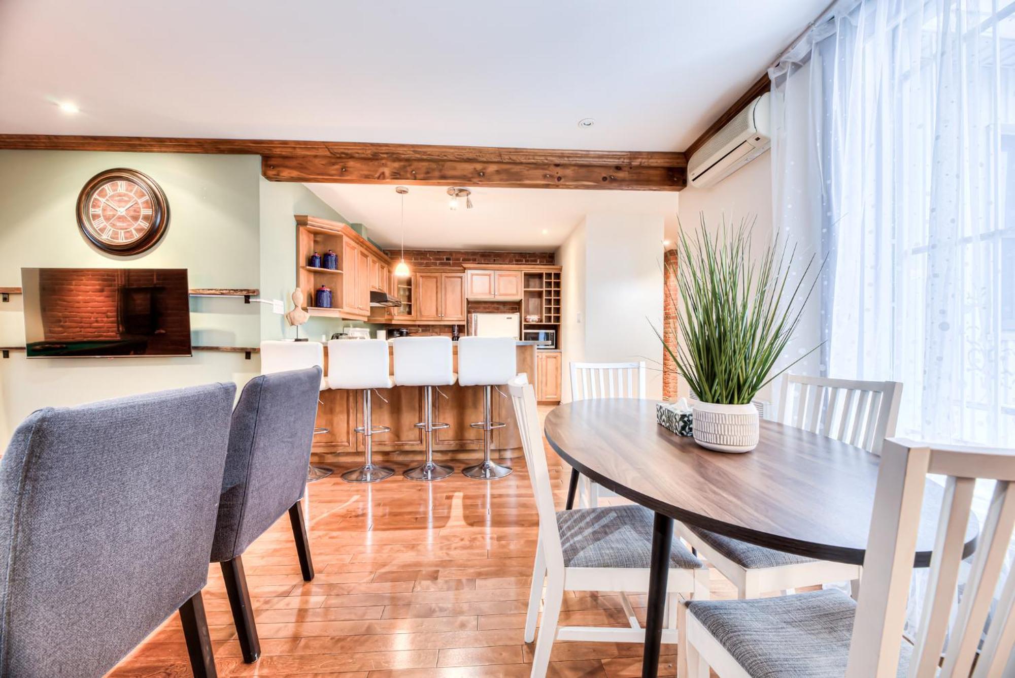 Couette-café Nightlife With Sophistication & Style - Newly Renovated Downtown & Plateau Montréal