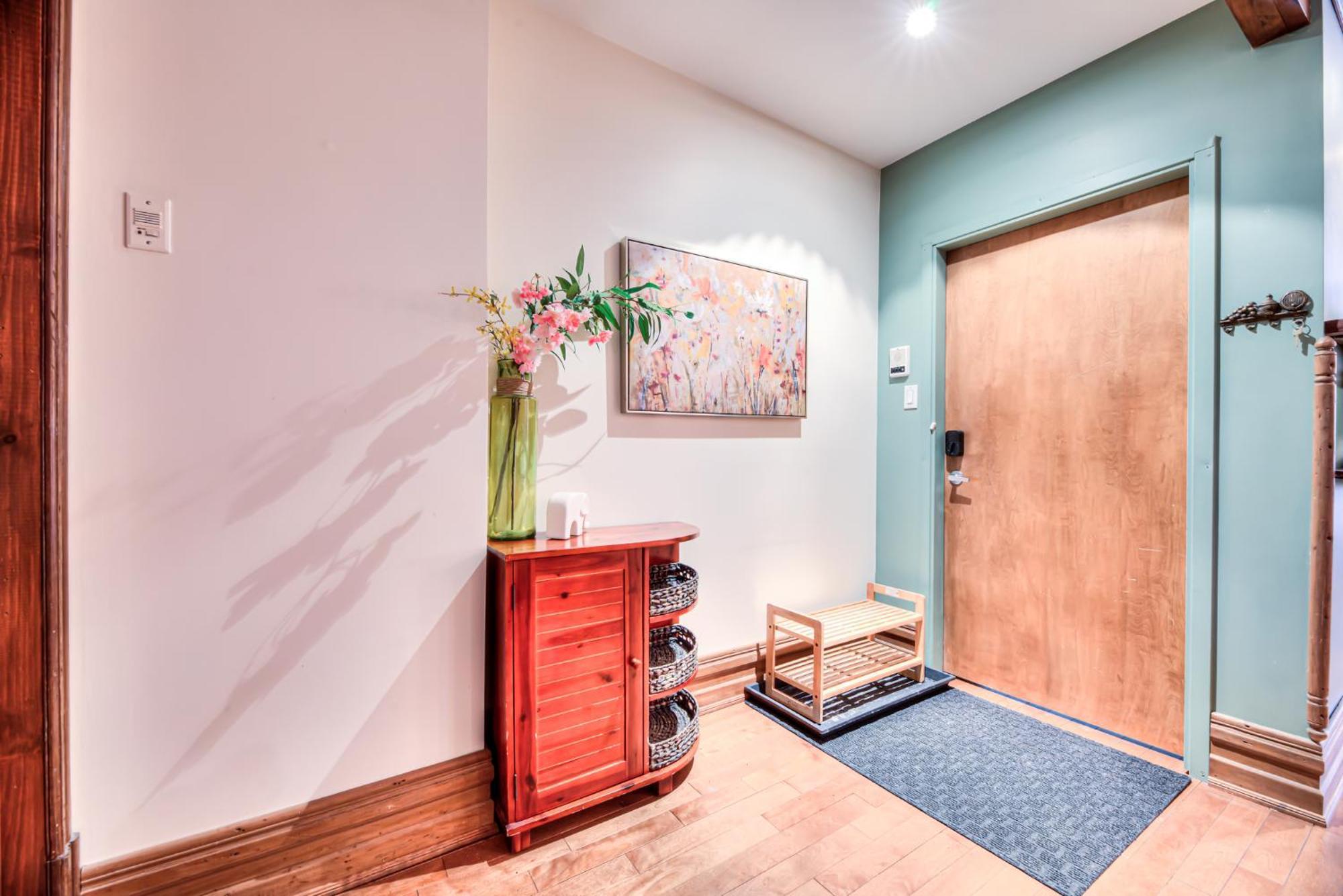 Couette-café Nightlife With Sophistication & Style - Newly Renovated Downtown & Plateau