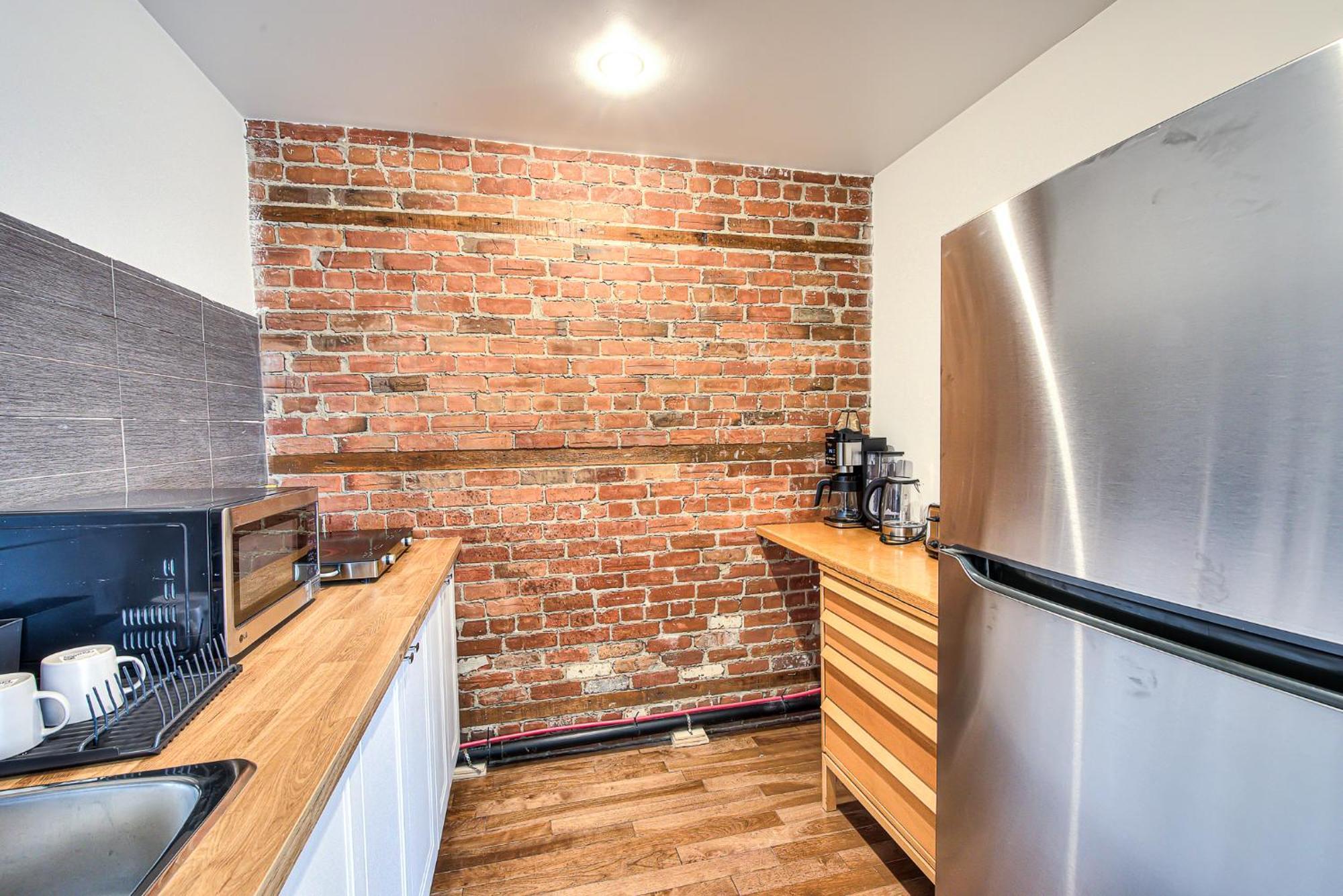 Nightlife With Sophistication & Style - Newly Renovated Downtown & Plateau
