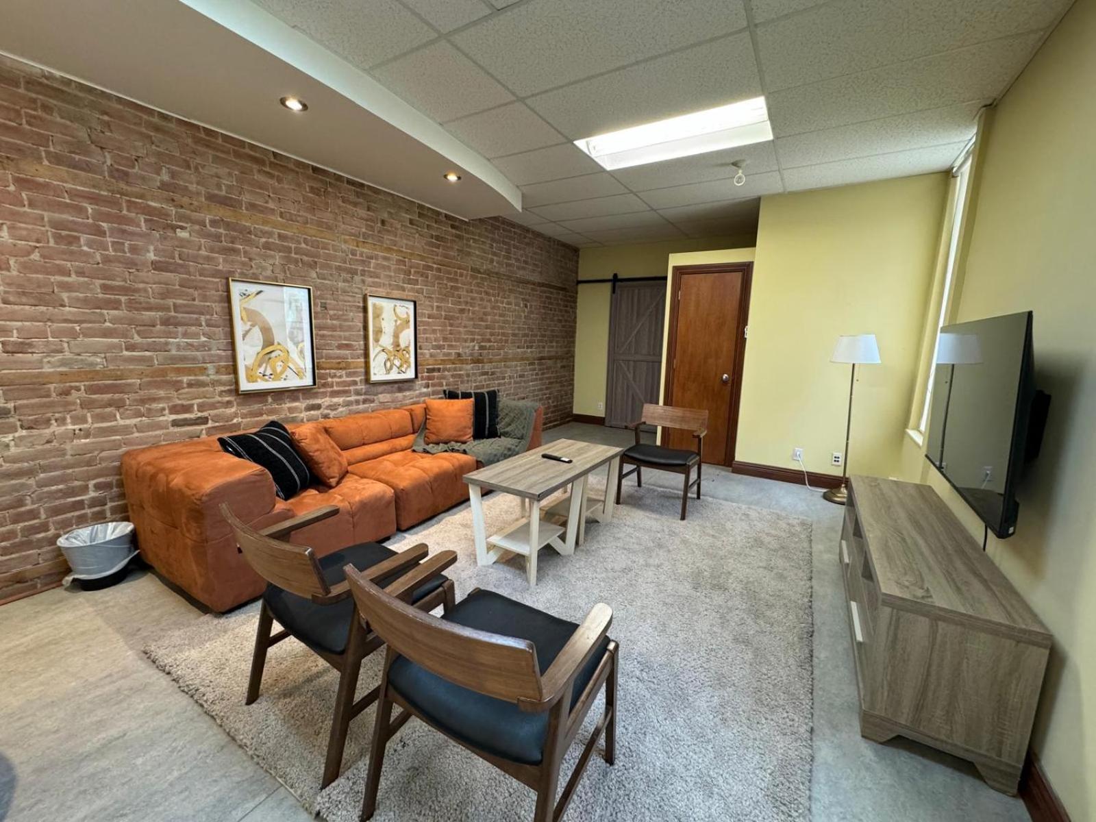Couette-café Nightlife With Sophistication & Style - Newly Renovated Downtown & Plateau